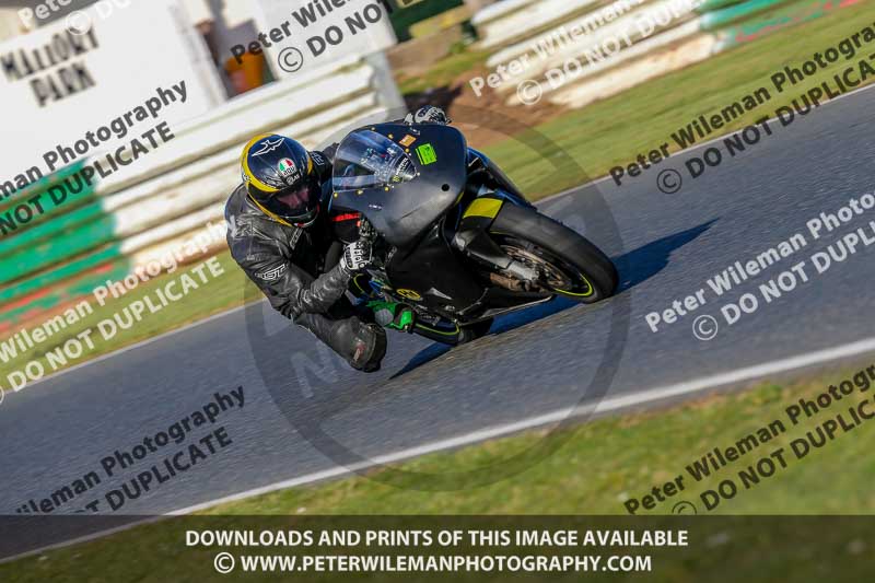 PJM Wedding Photography;enduro digital images;event digital images;eventdigitalimages;mallory park;mallory park photographs;mallory park trackday;mallory park trackday photographs;no limits trackdays;peter wileman photography;racing digital images;trackday digital images;trackday photos
